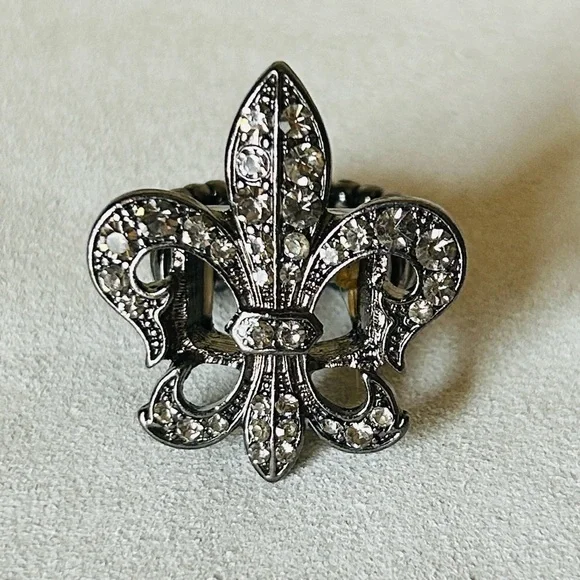 💍Cobalt Fleur-de-Lis Ring with Crystals One Size NWOT - Picture 3 of 7